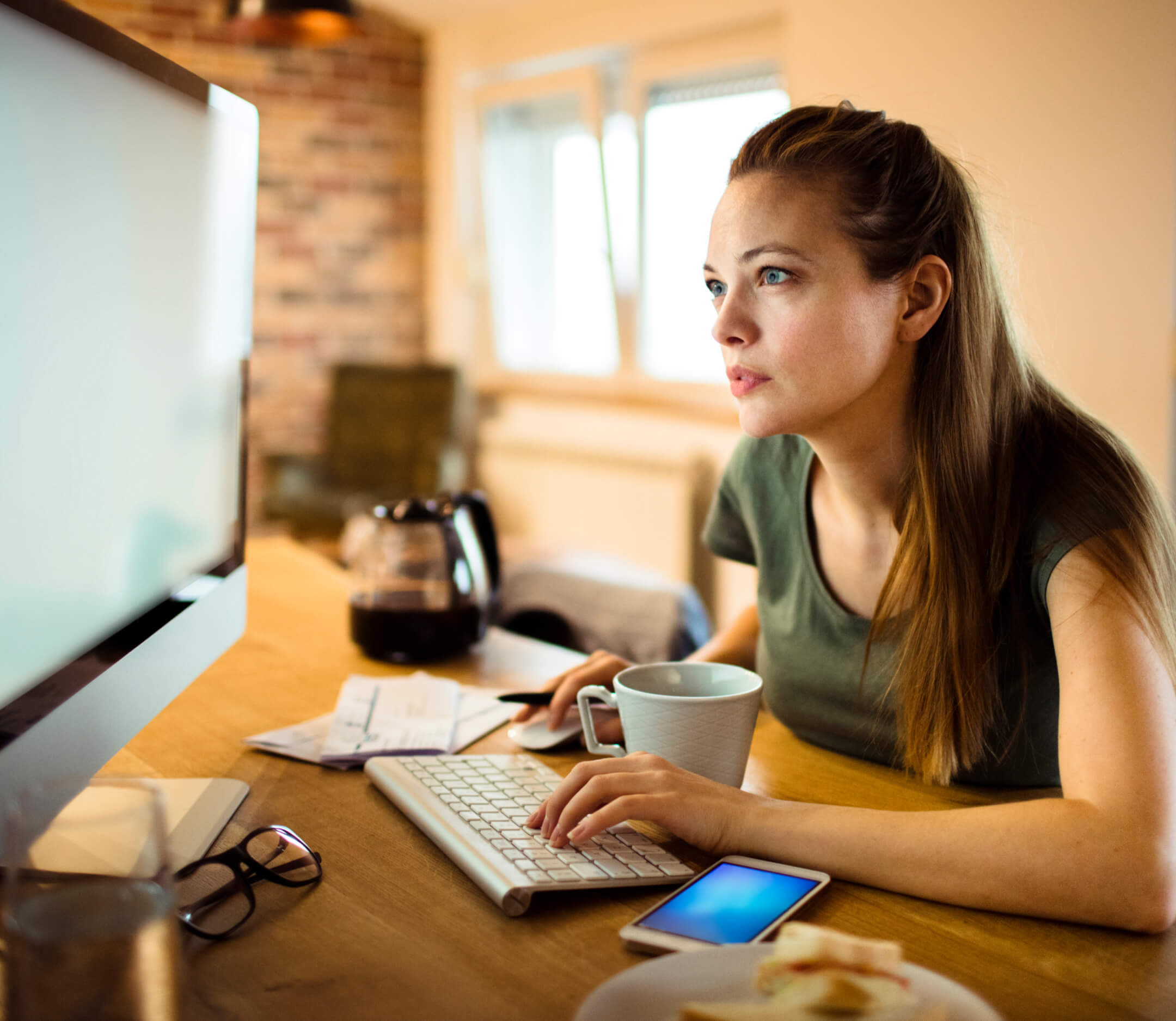 So schützen und sensibilisieren Sie Ihre Mitarbeitenden im Homeoffice vor Cyberbedrohungen