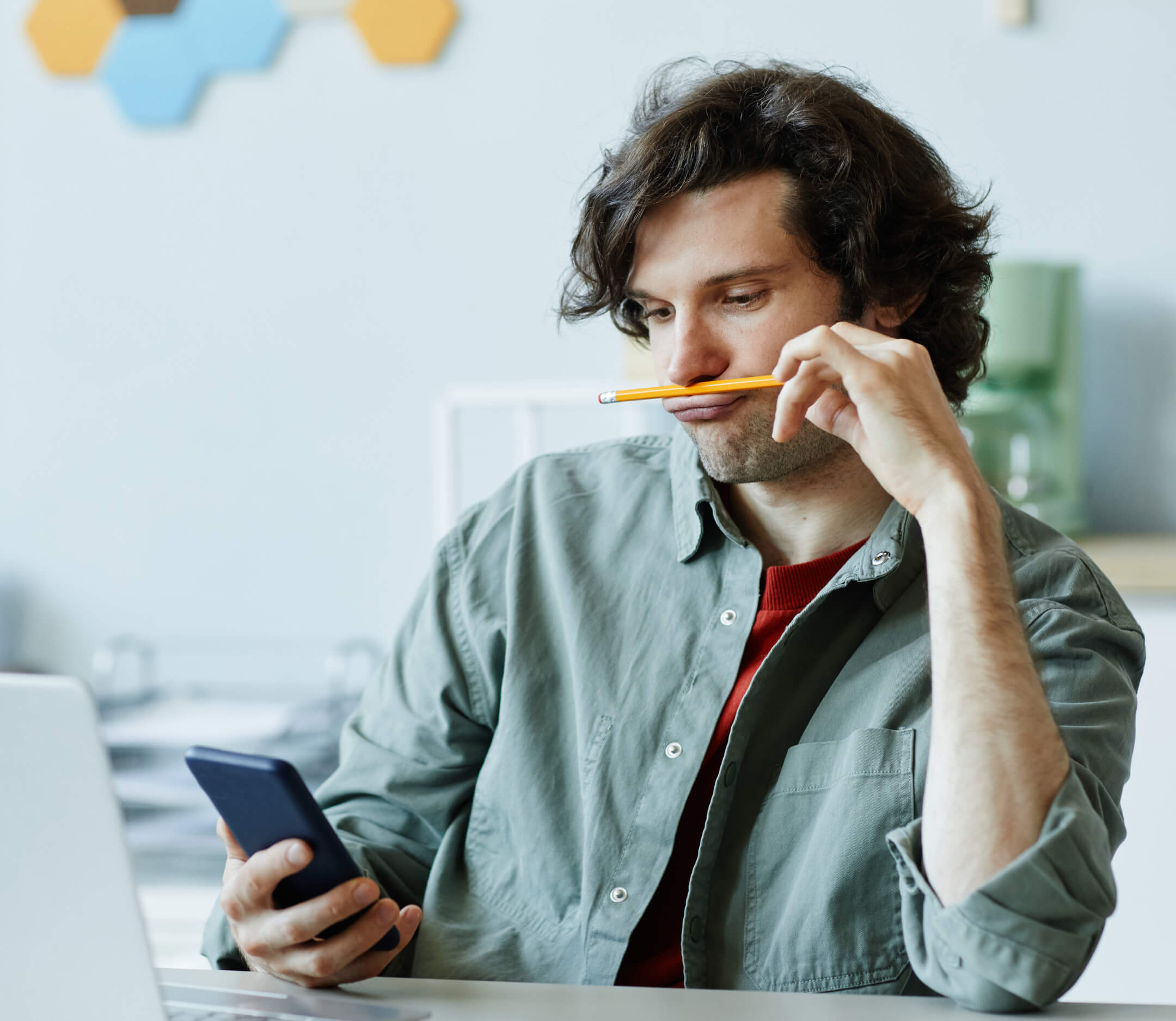 Wie du mit einfachen Methoden und cleveren Apps die Kontrolle über dein Smartphone zurückgewinnst und produktiver arbeitest